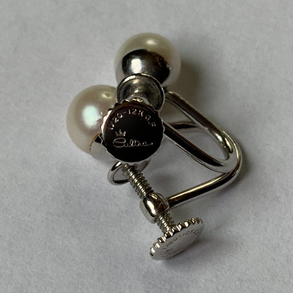 Cultra Vintage Cultured Pearl Screw Back Earrings - Picture 2 of 4